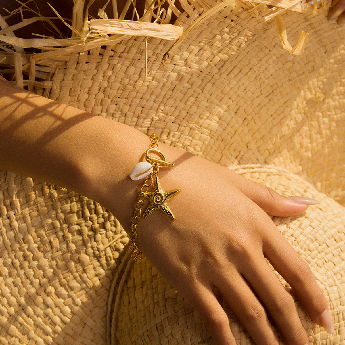 Stainless steel 18k gold-plated starfish bracelet