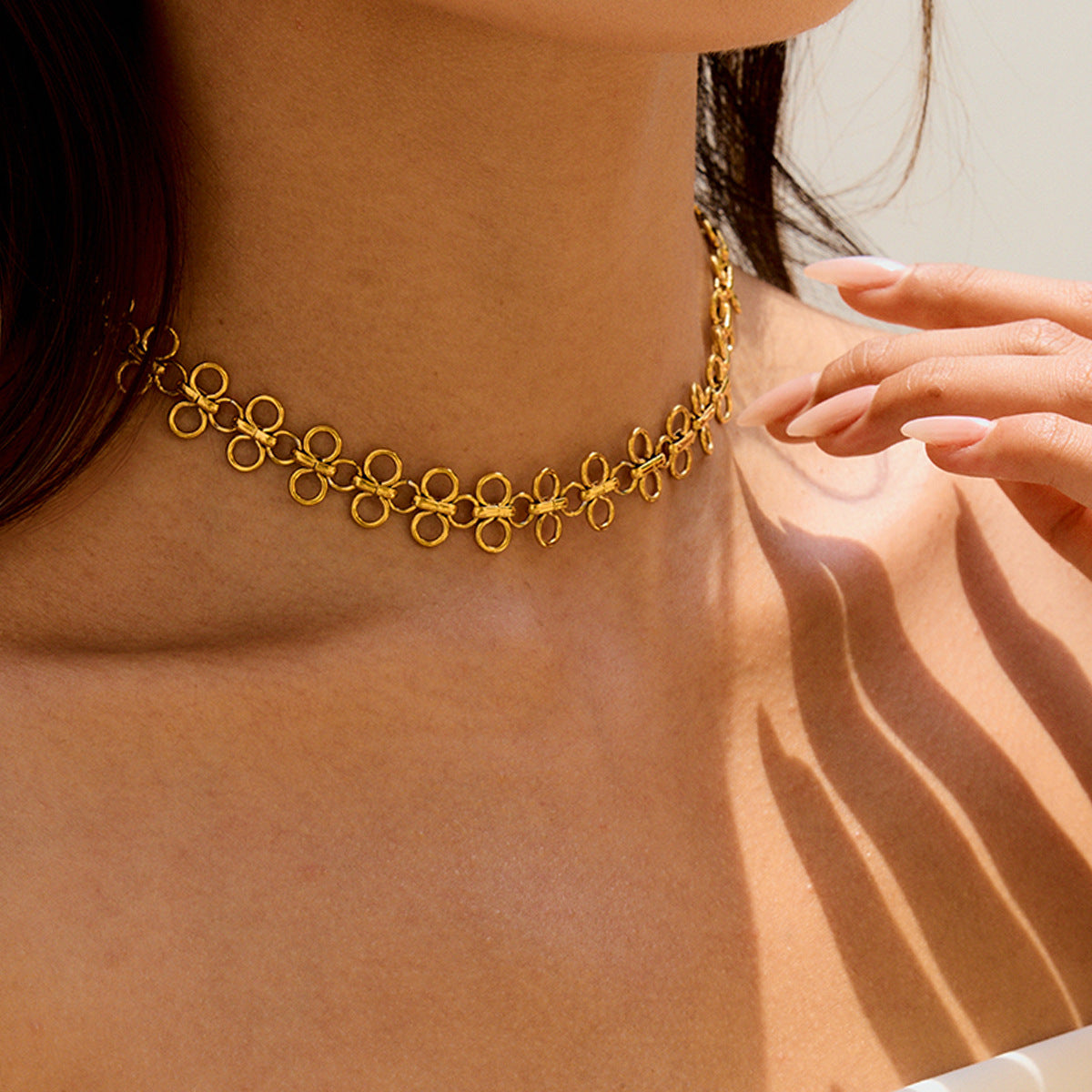 Stainless steel 18k gold-plated four-leaf clover collarbone chain