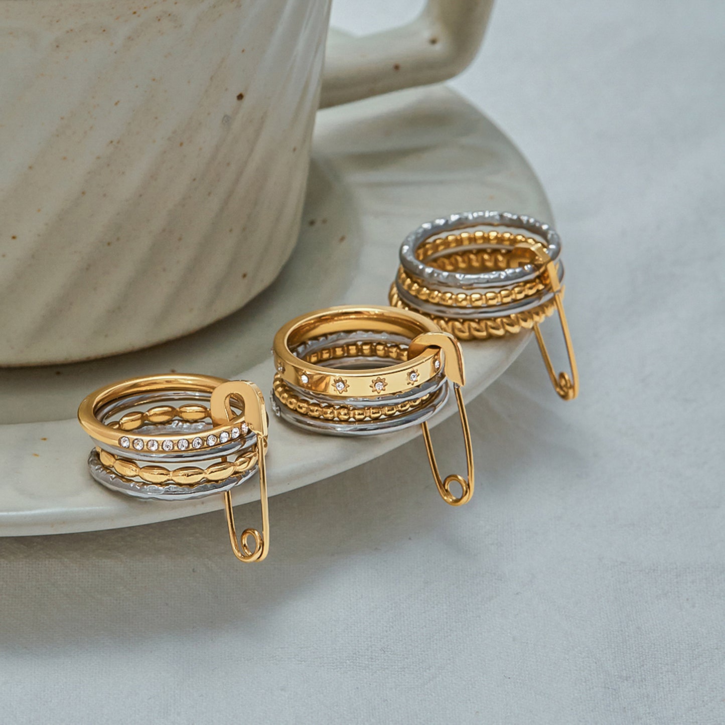 Stainless steel 18k gold-plated safety pin ring