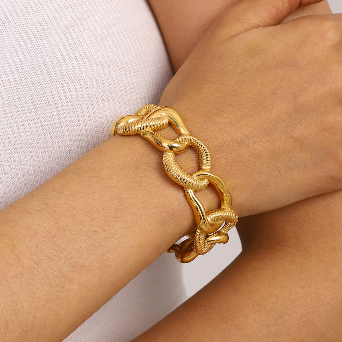 Stainless steel 18k gold-plated open-ended bracelet