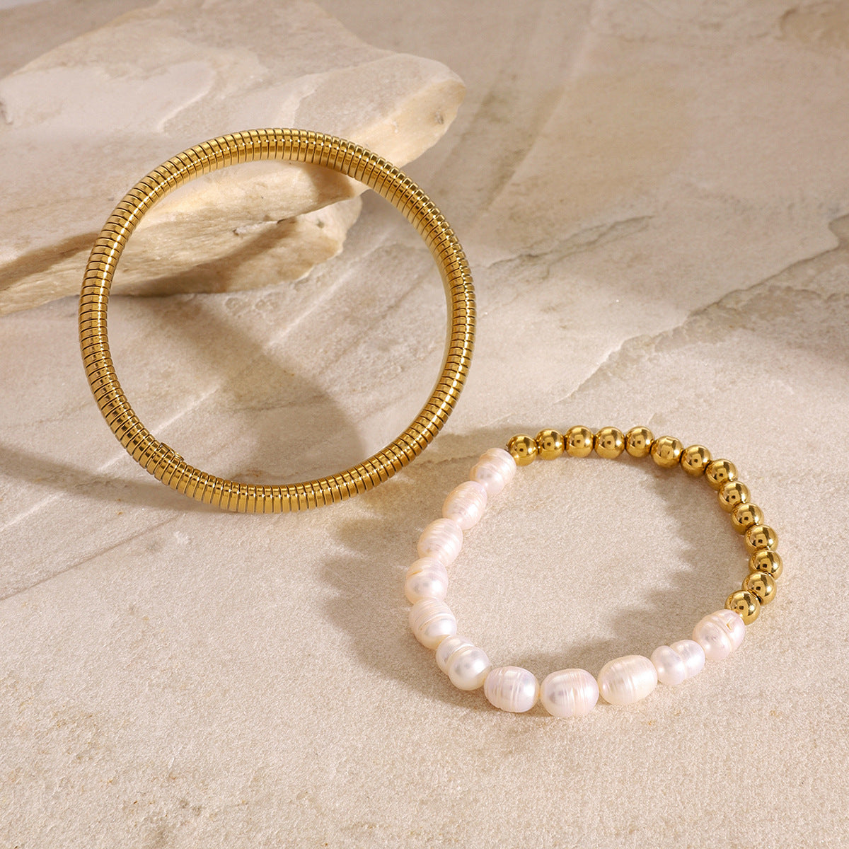 Stainless steel 18k gold-plated round beaded bracelet