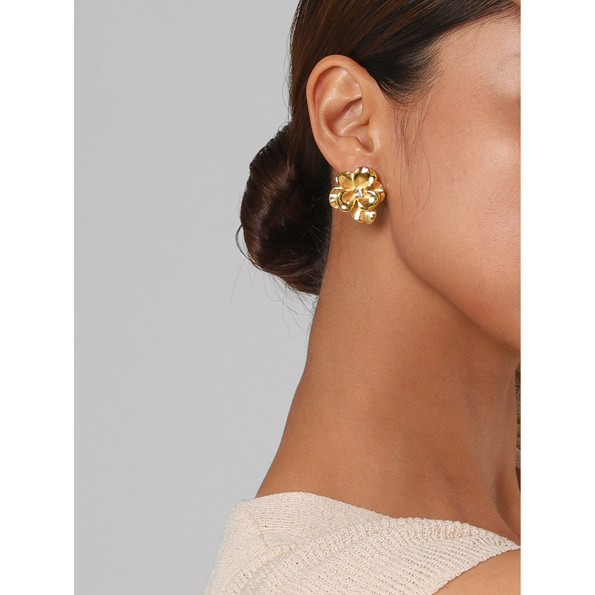 Stainless steel 18k gold-plated flower earrings