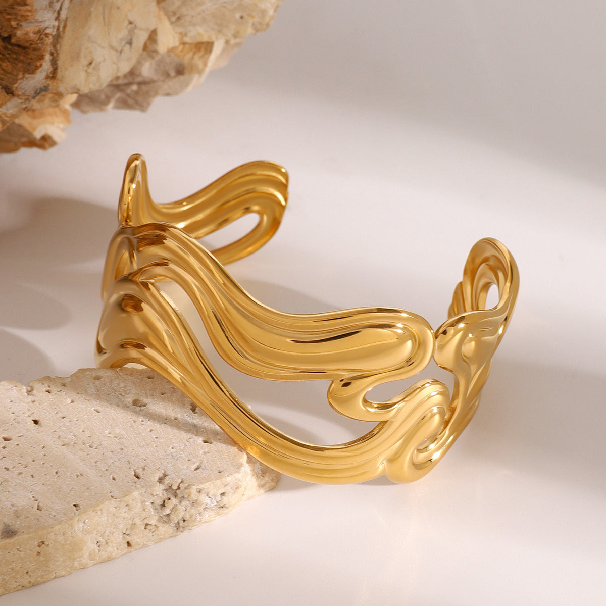 Stainless steel 18k gold-plated bangle bracelet
