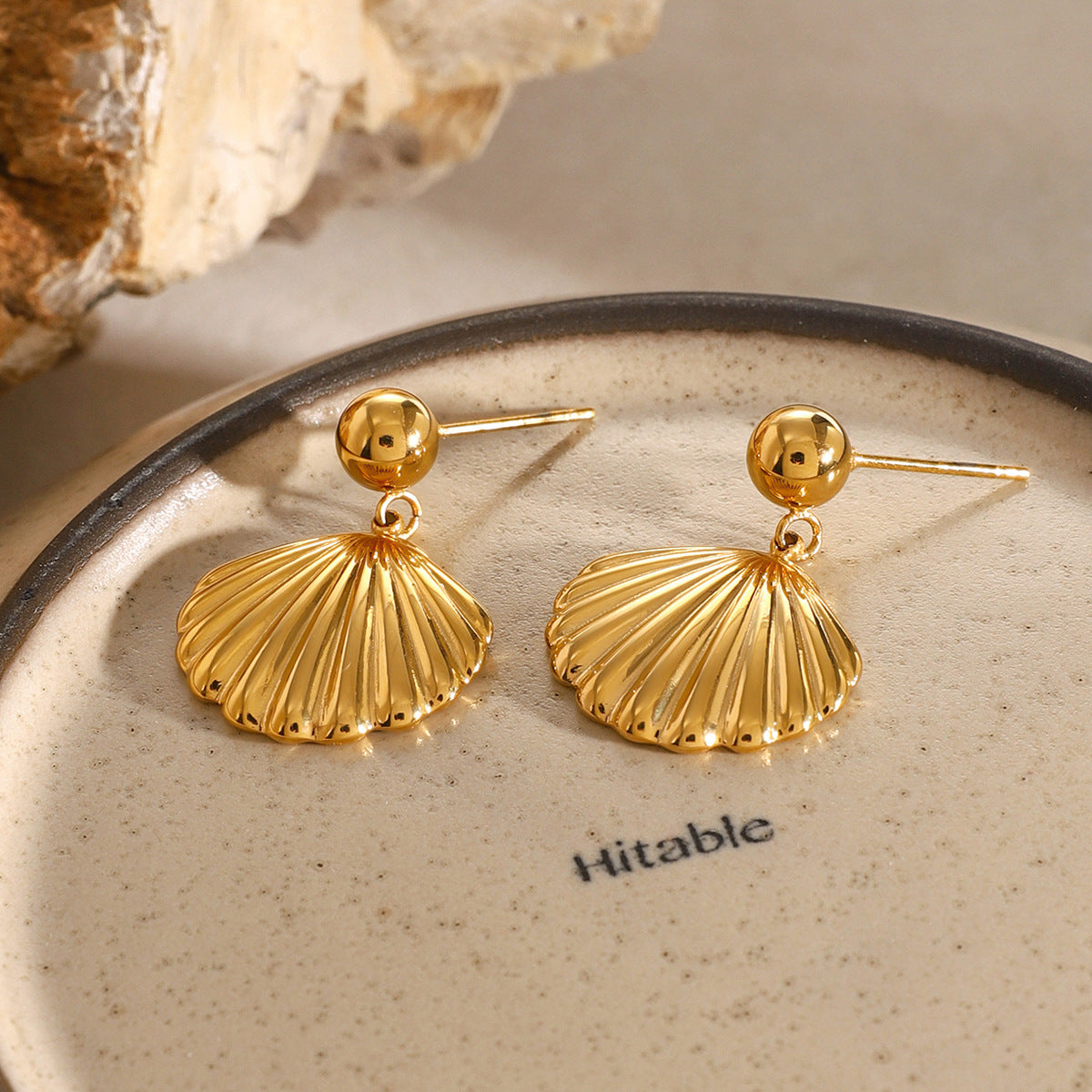Stainless steel 18k gold-plated shell earrings